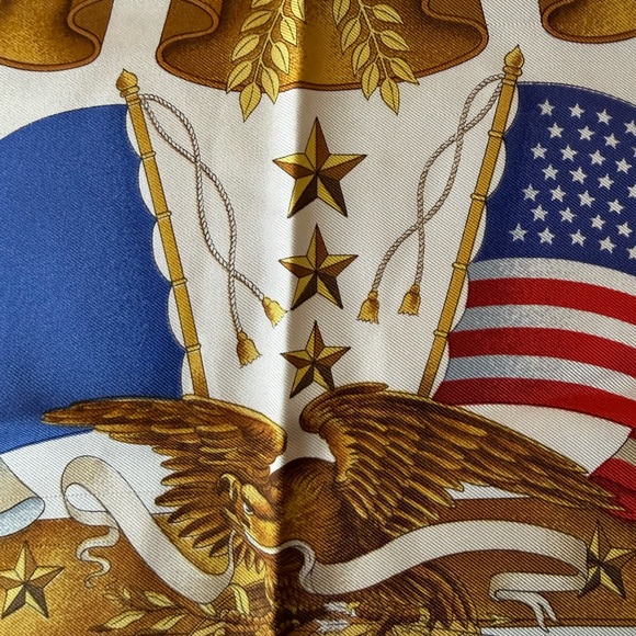 Authentic HERMES Scarf Statue of Liberty Vintage 1985 NY Estate Sale 100% Silk - Picture 3 of 9
